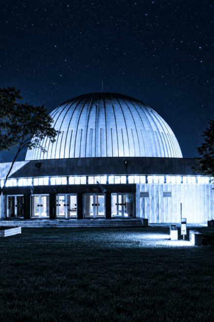 Fél évszázad a csillagok alatt – A TIT Budapesti Planetárium és a legendás Zeiss vetítő